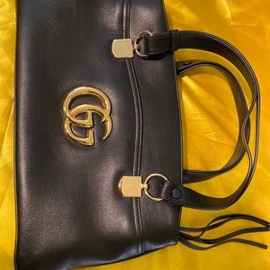 Authentic Gucci black leather top handle logo, zip divider handbag